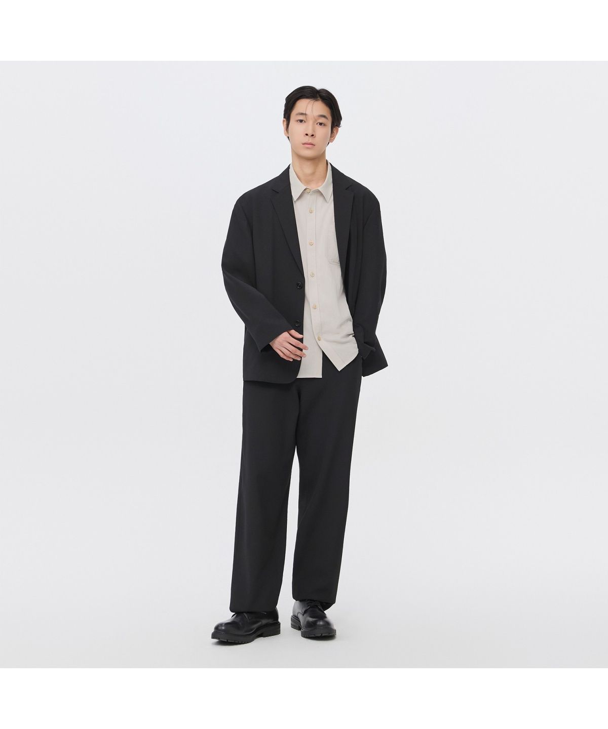 커스텀멜로우(CUSTOMELLOW) [Essentials] Black Loose Fit Setup Pants C9PAM26421BKX