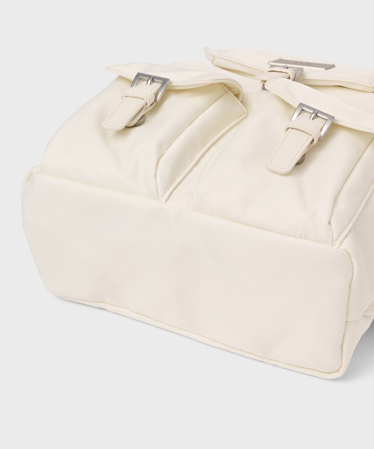 샐볼(SALBOL) SYMBOL NYLON MINI BACKPACK [IVORY]