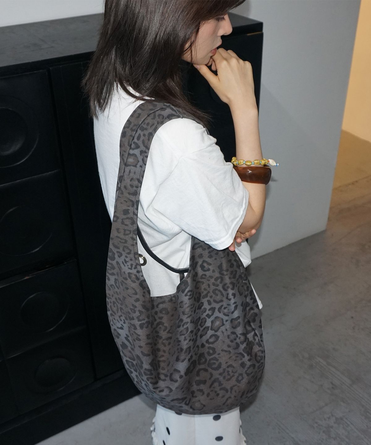 샐볼(SALBOL) FIG LEOPARD BAG [CHARCOAL BROWN]