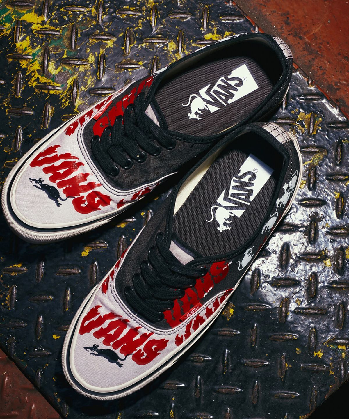 반스(VANS) [VANS X SOON EASY] 프리미엄 어센틱 44 LX - 타우페 미스트:페이디드 블랙 / VN000EAKG2M1