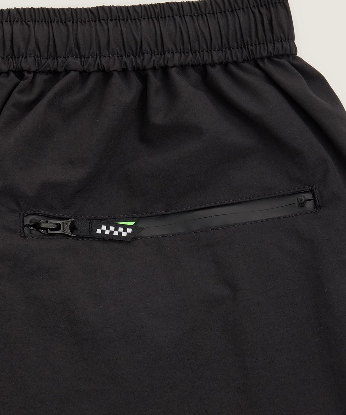 반스(VANS) AP GM 쇼츠 - 블랙 / VN000XJ7BLK1