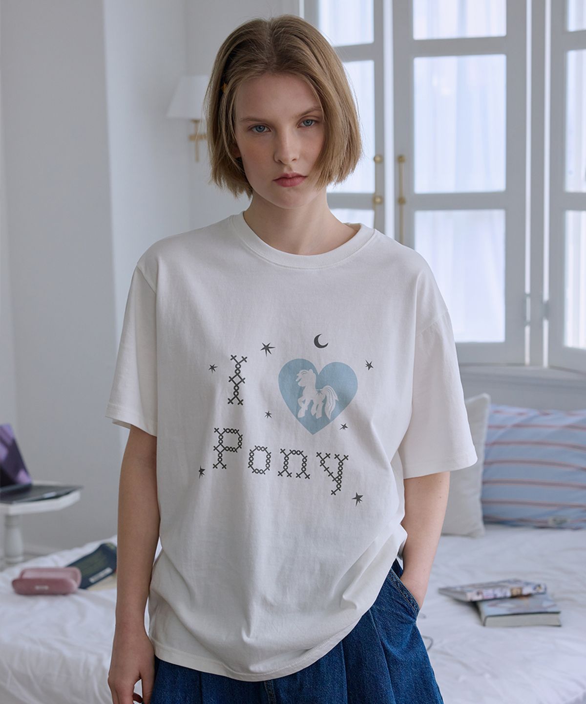 애프터아워즈(AFTERHOURS) I LOVE PONY GRAPHIC HALF-TOP (WHITE)