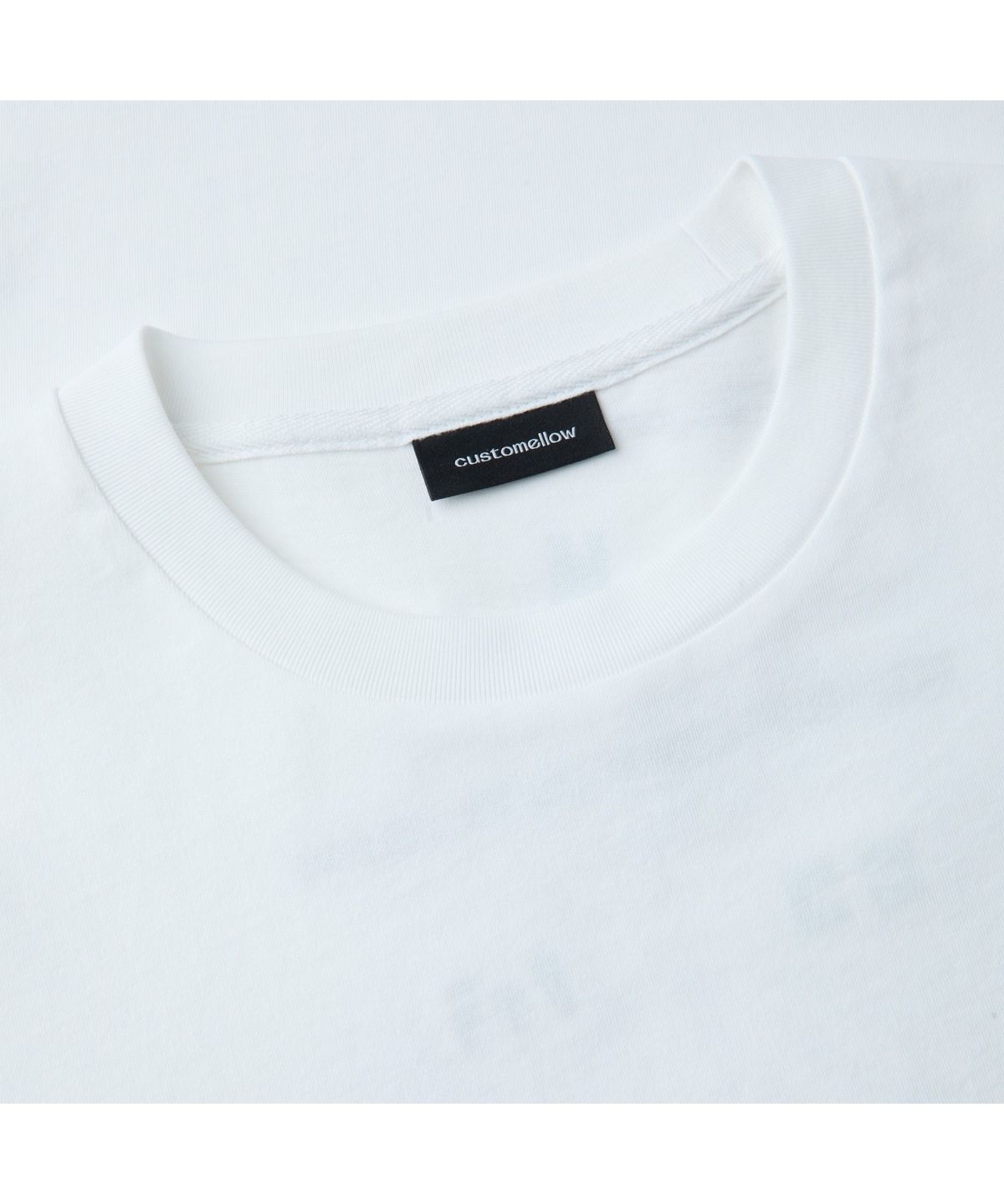 커스텀멜로우(CUSTOMELLOW) [Vincent] White Graphic T-Shirt CWTAM26496WHX