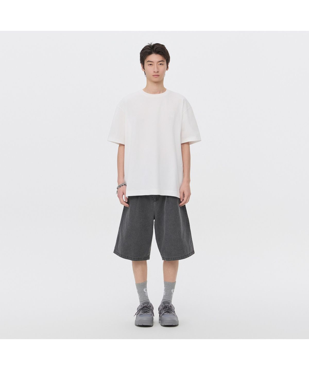 커스텀멜로우(CUSTOMELLOW) [Vincent] White Graphic T-Shirt CWTAM26495WHX