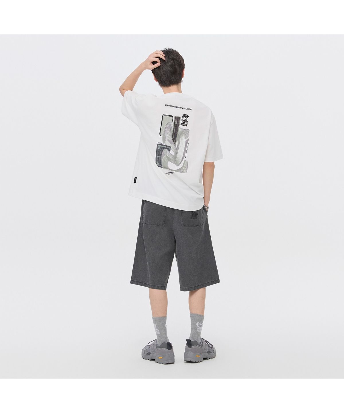커스텀멜로우(CUSTOMELLOW) [Vincent] White Graphic T-Shirt CWTAM26495WHX
