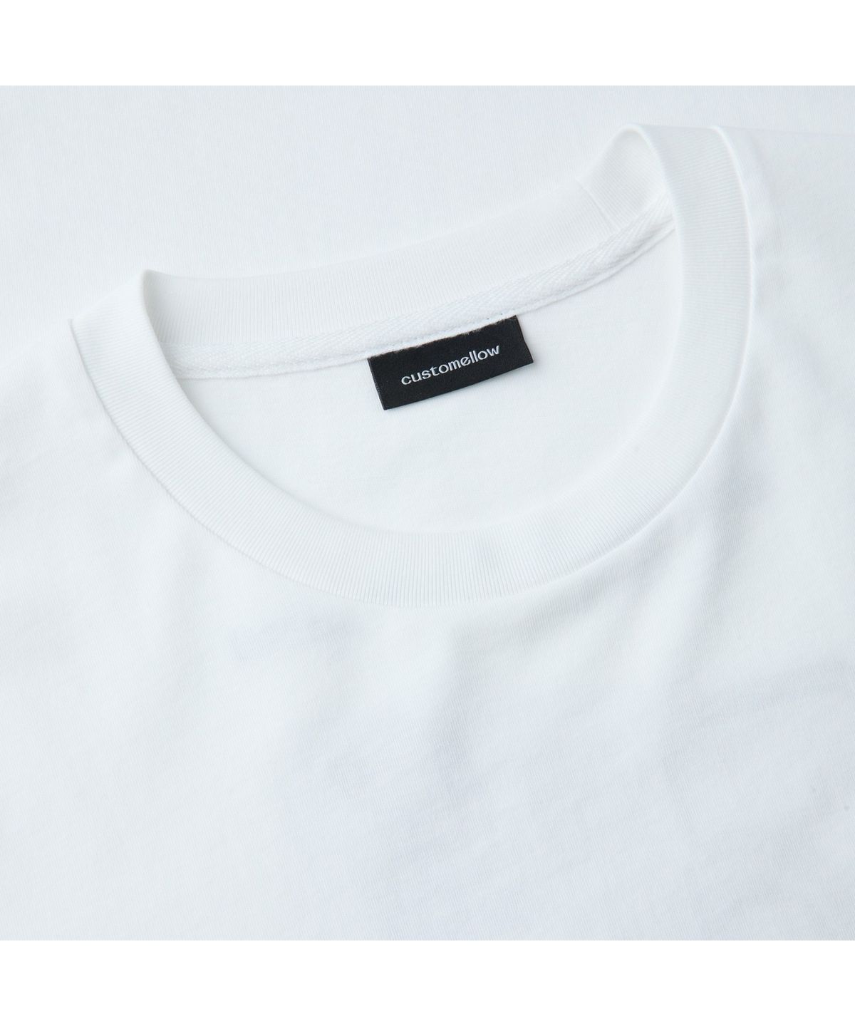 커스텀멜로우(CUSTOMELLOW) [Vincent] White Graphic T-Shirt CWTAM26495WHX