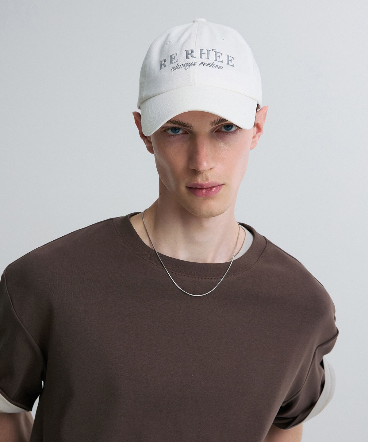 리이 맨(RERHEE MEN) EMBROIDERED LOGO CAP WHITE