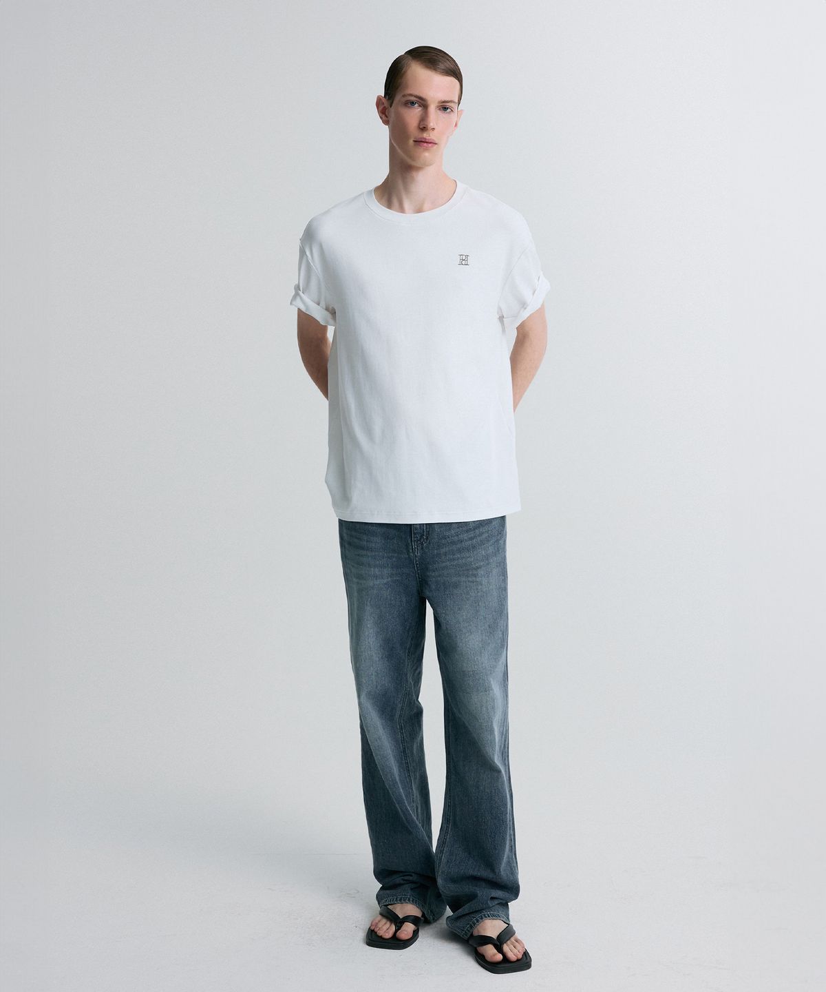 리이 맨(RERHEE MEN) LOGO EMBROIDERED T-SHIRT WHITE