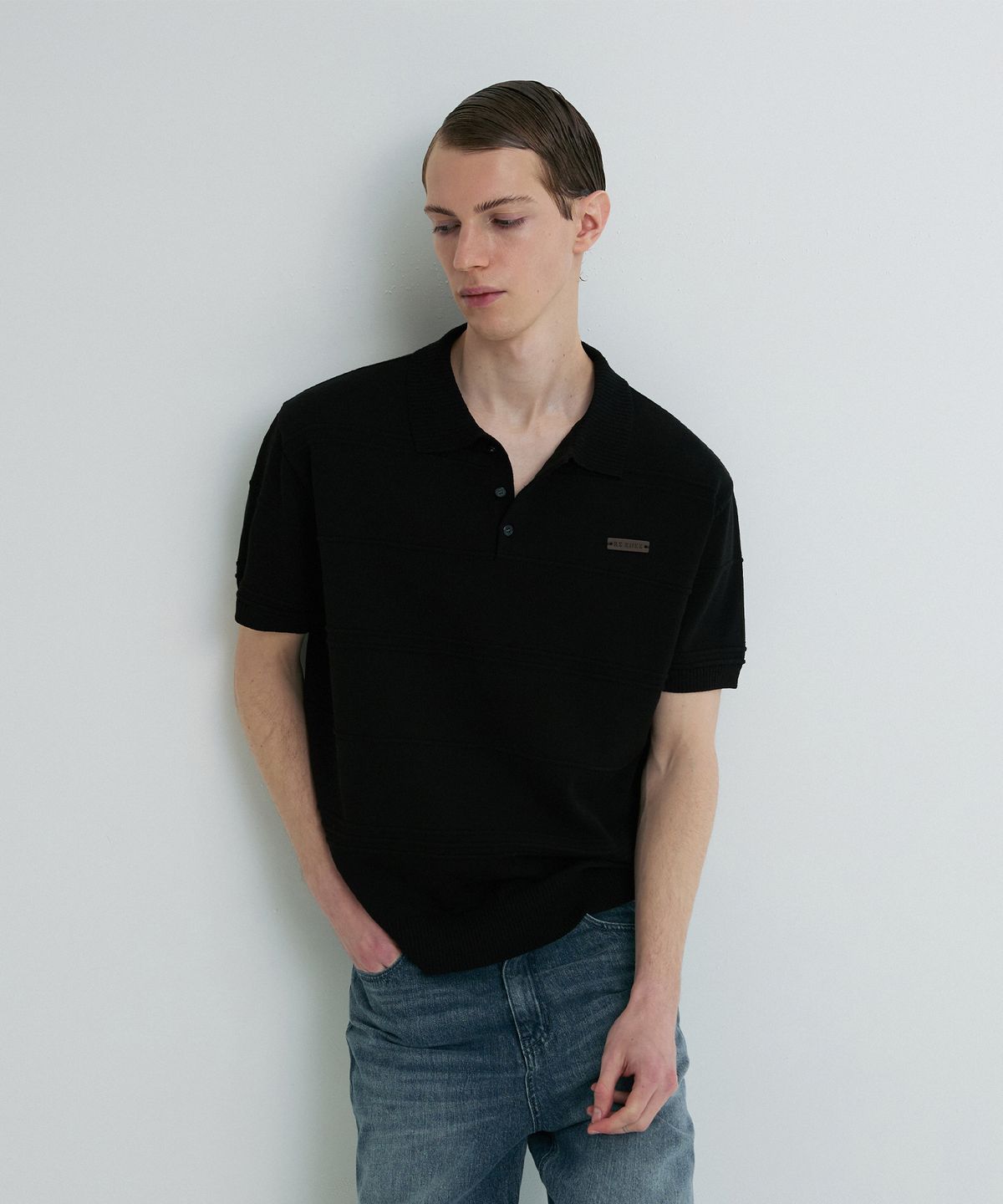 리이 맨(RERHEE MEN) RIBBED DETAIL KNIT POLO SHIRT BLACK