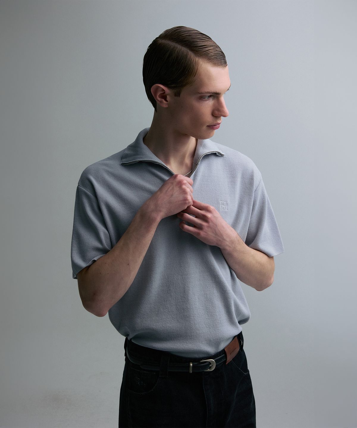 리이 맨(RERHEE MEN) QUARTER-ZIP KNIT POLO SHIRT GRAY