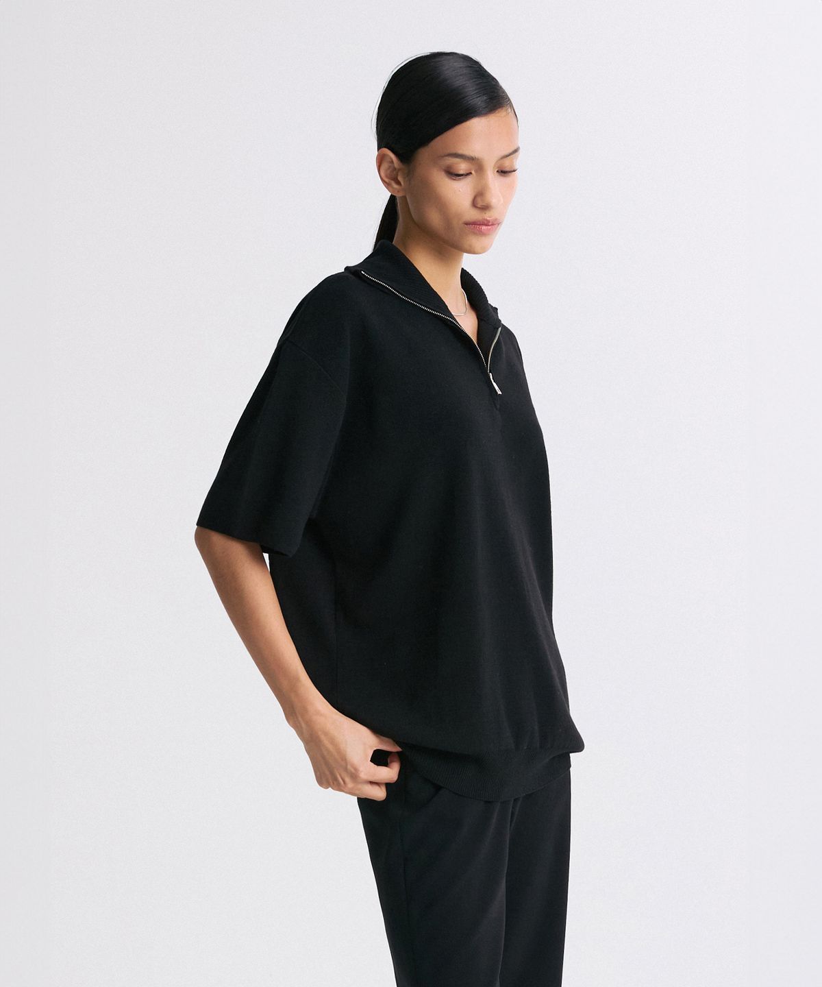 리이 맨(RERHEE MEN) QUARTER-ZIP KNIT POLO SHIRT BLACK