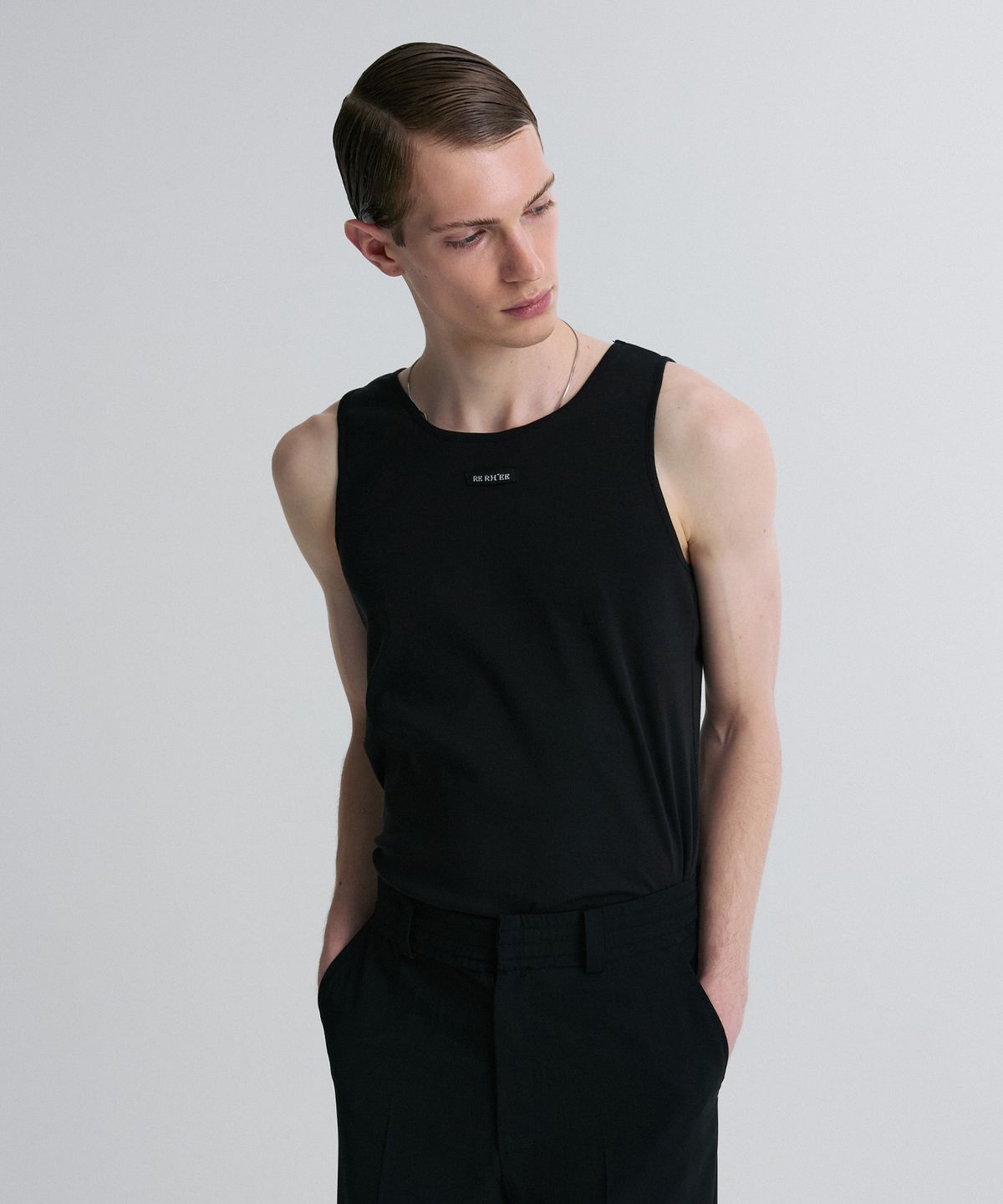 리이 맨(RERHEE MEN) LOGO SLEEVELESS TOP BLACK
