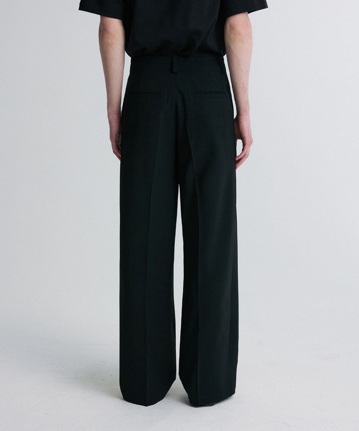 리이 맨(RERHEE MEN) ELASTICATED WAIST TROUSERS