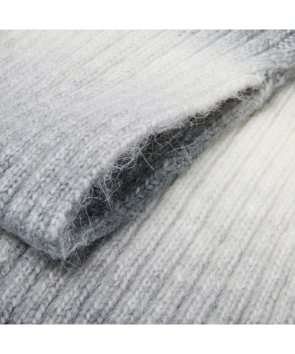 커스텀멜로우(CUSTOMELLOW) Grey Gradient Muffler CAAJX26004GYX