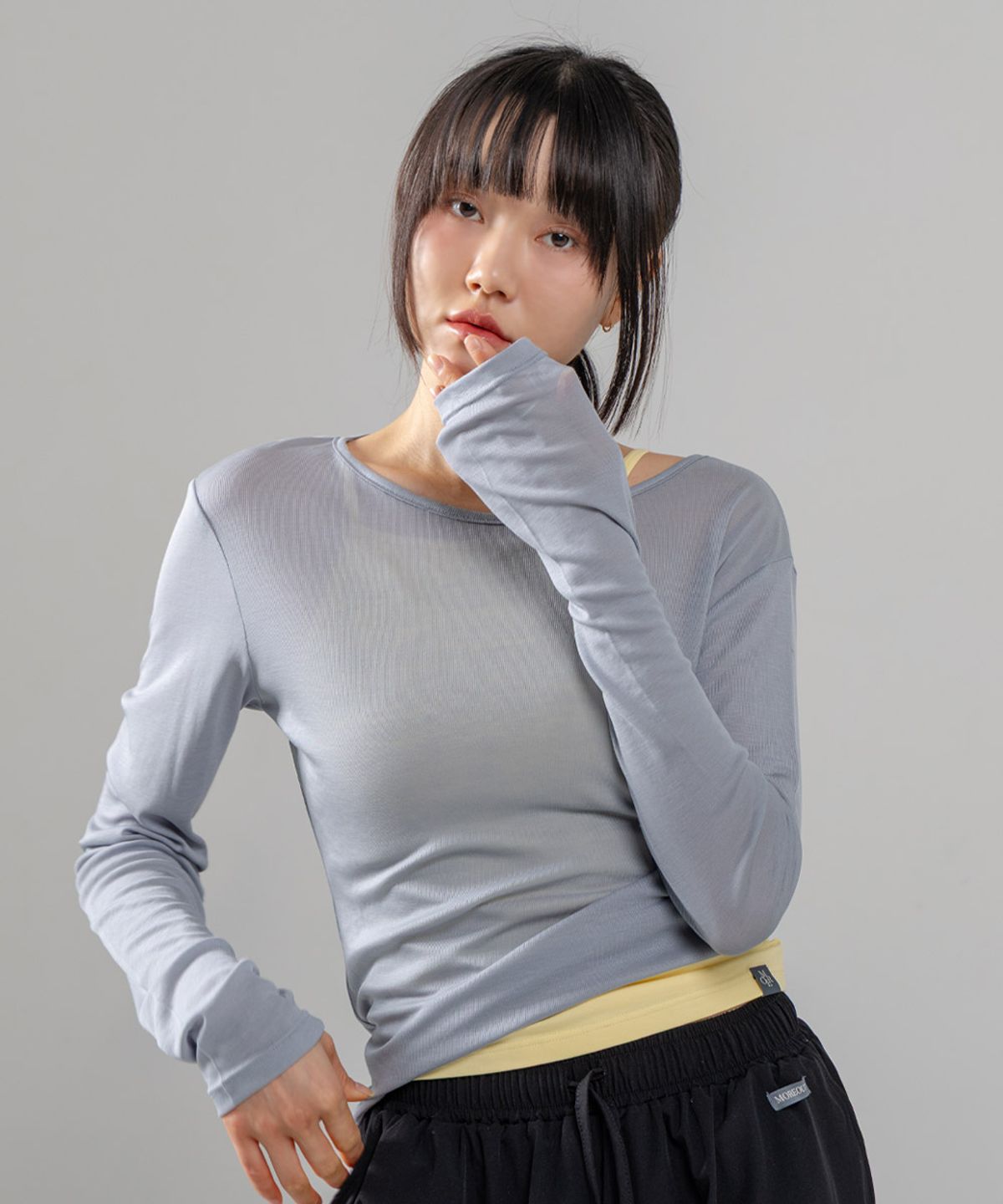 모어아웃(MOREOUT) 여성요가복 시어 레이어드 티 3TT6393