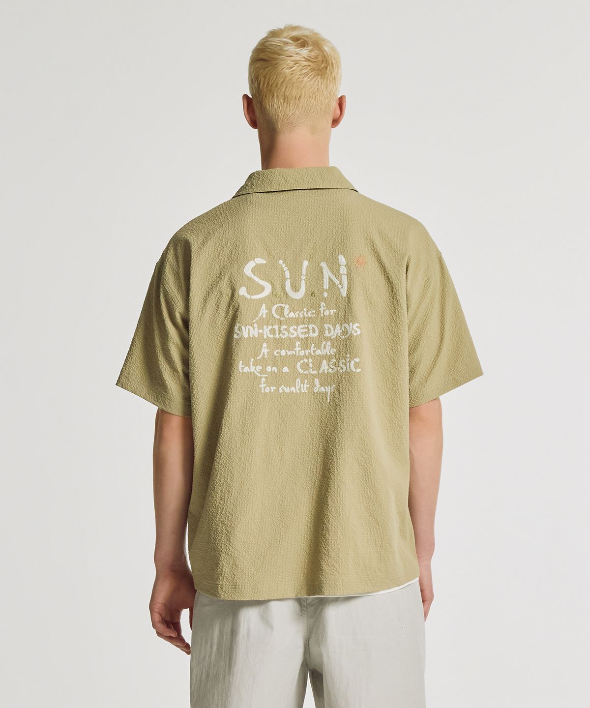 뉴발란스(NEW BALANCE) NBNAGCA013 / UNI 선 키스드 반팔셔츠 (L/KHAKI)