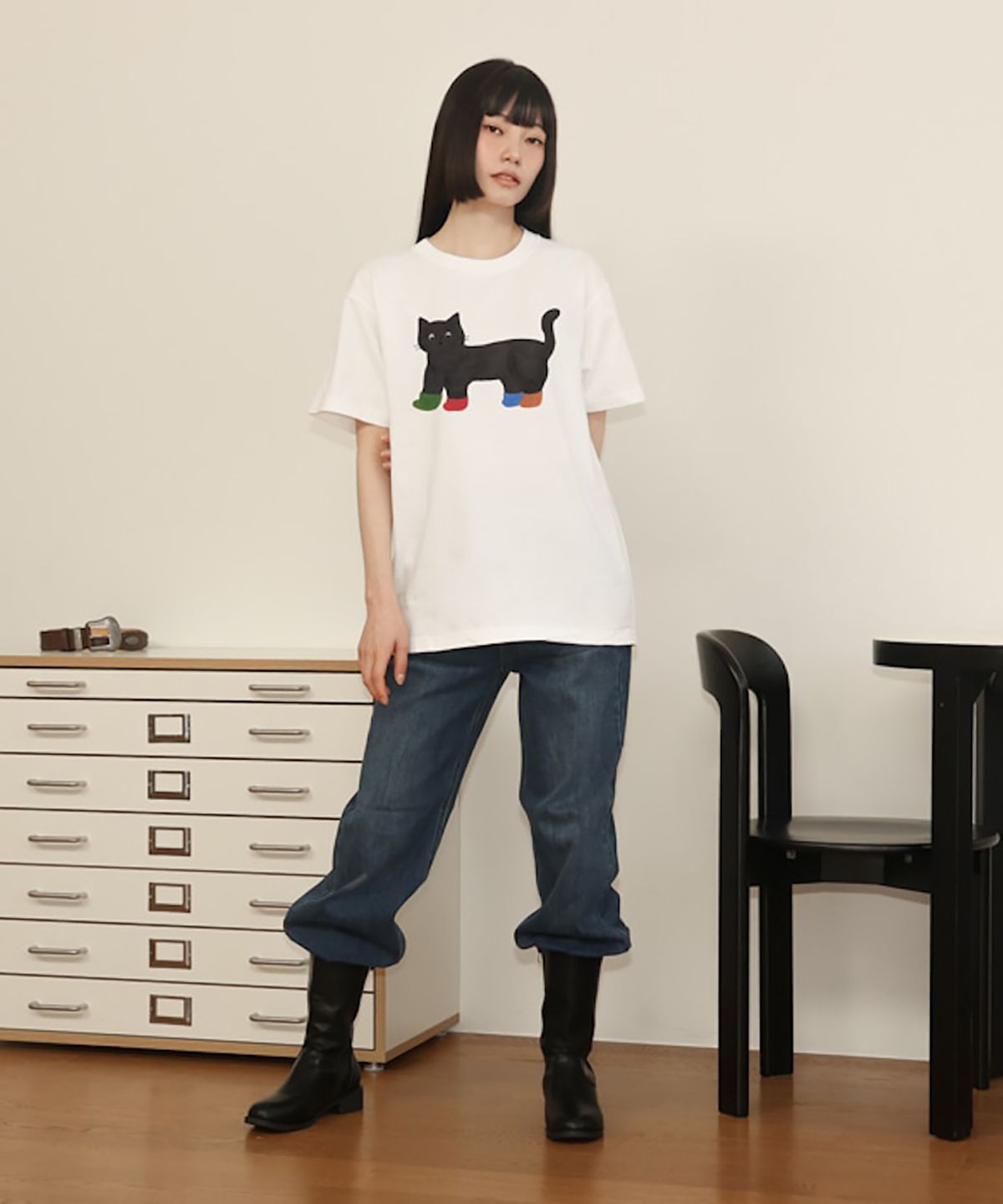 뚜누(TOUNOU) 토츠카 미사코 작가, wear different shoes 반소매 티셔츠