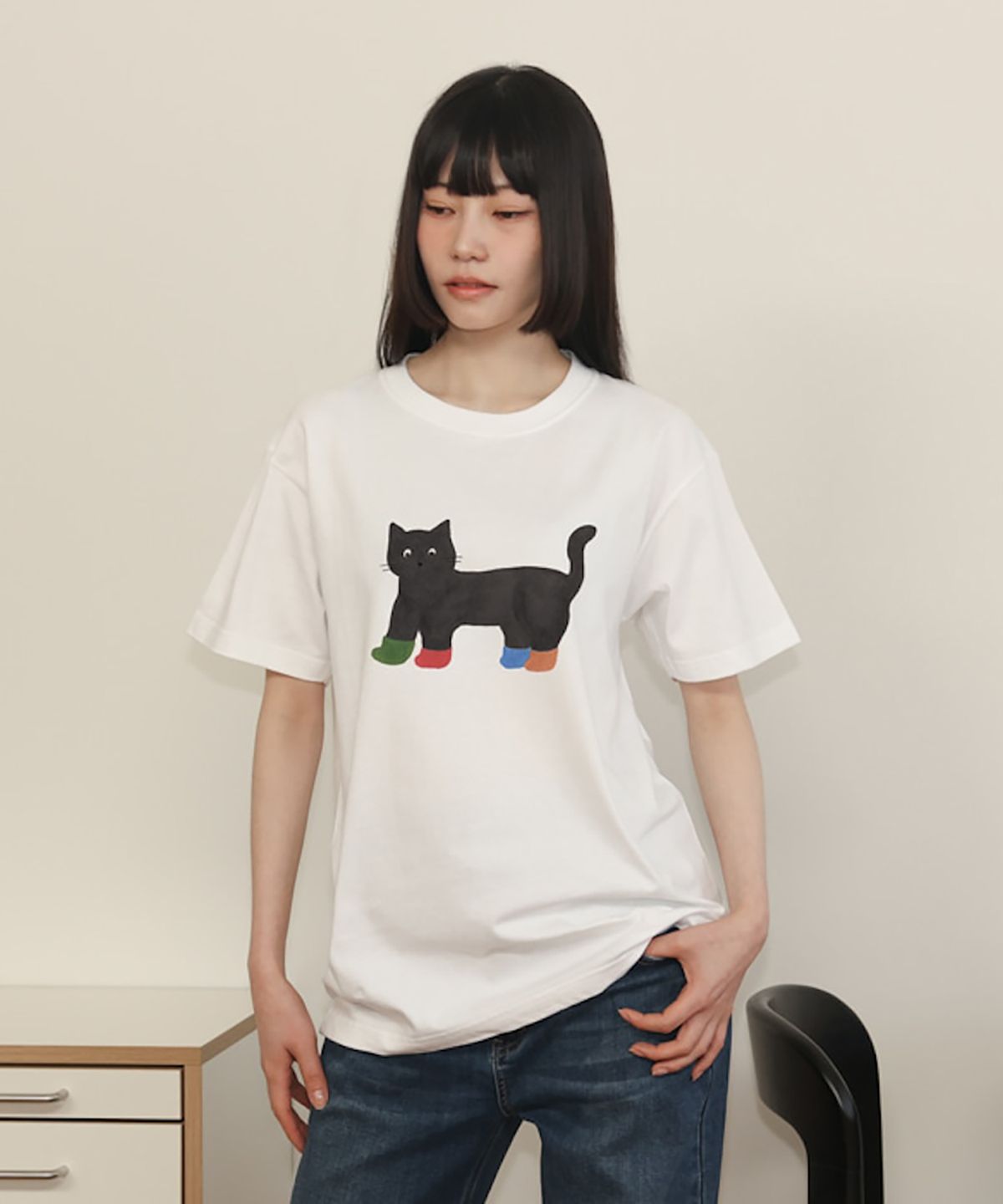 뚜누(TOUNOU) 토츠카 미사코 작가, wear different shoes 반소매 티셔츠