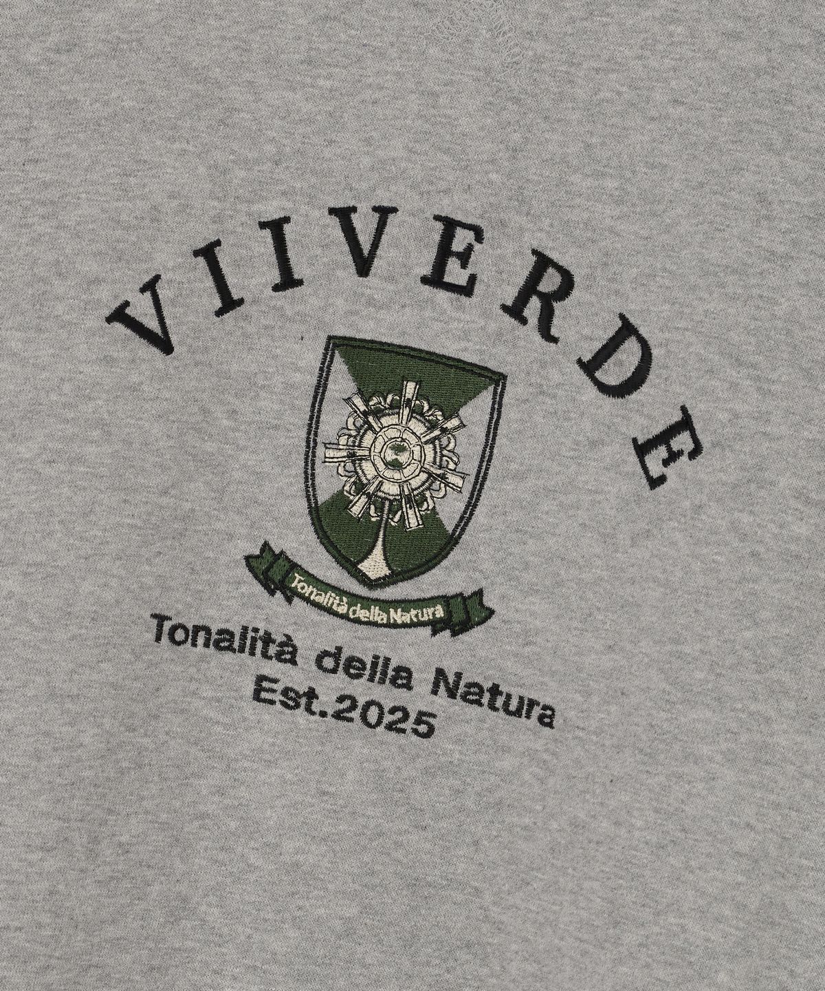 비베르데(VIIVERDE) 방패자수 스웻셔츠 그레이
