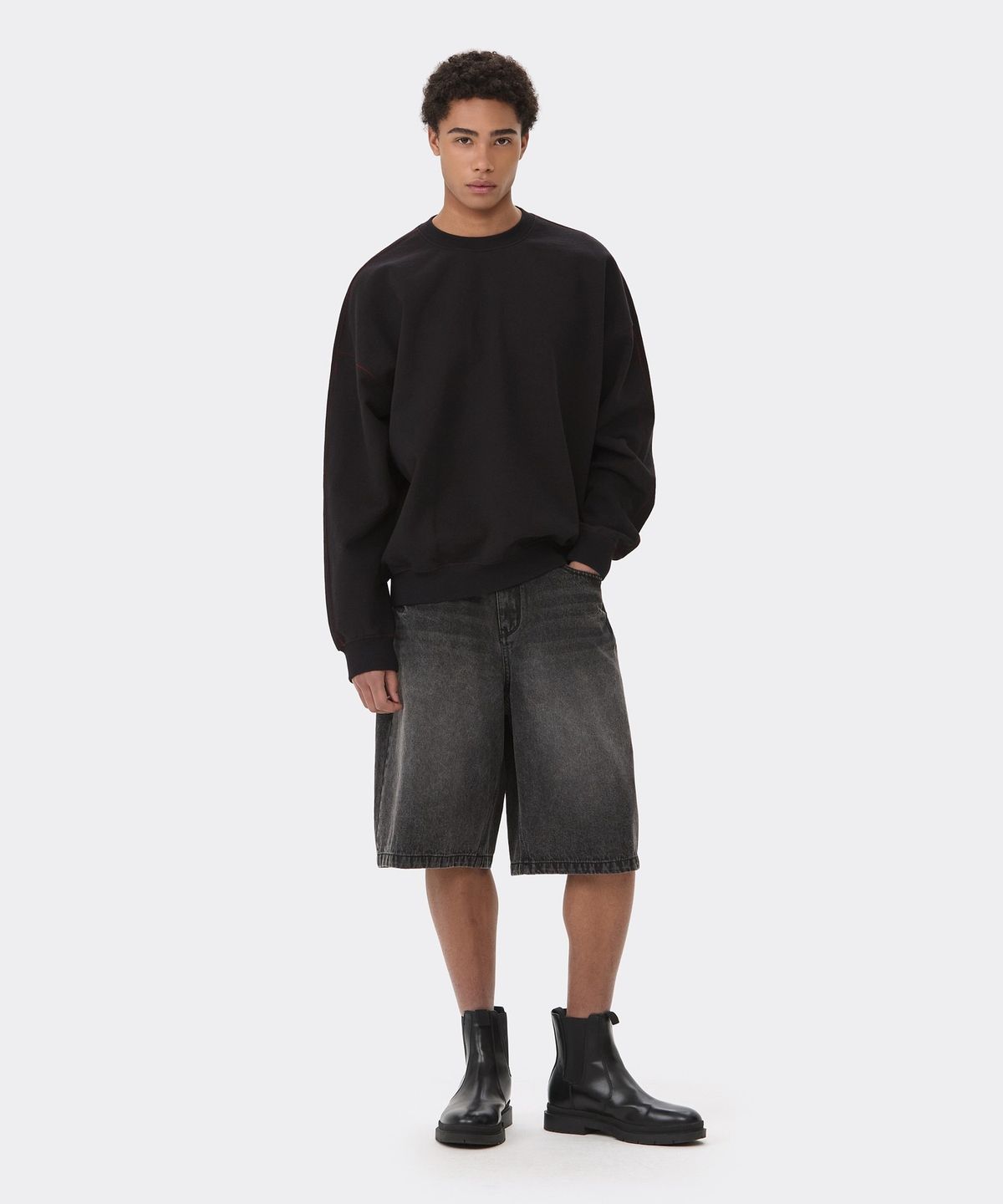 커스텀멜로우(CUSTOMELLOW) Black Denim Bermuda Shorts CWPAM26371BKX