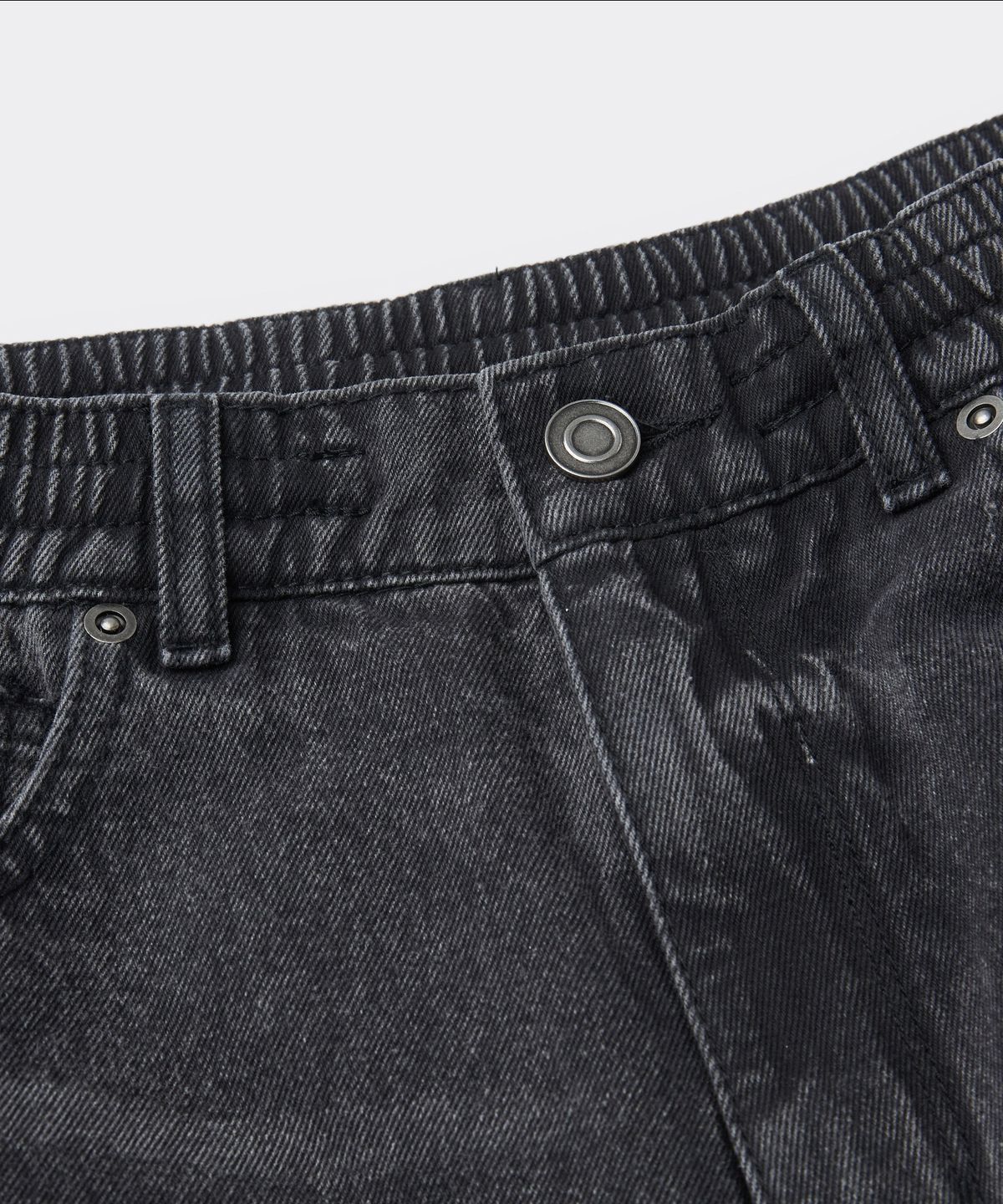 커스텀멜로우(CUSTOMELLOW) Black Denim Bermuda Shorts CWPAM26371BKX