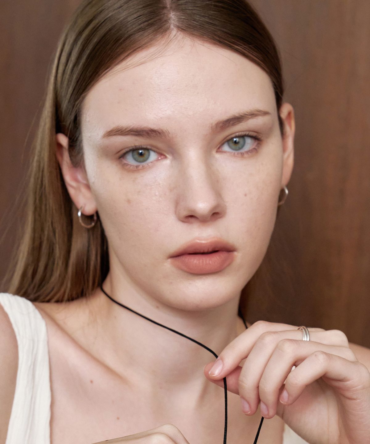 티오유(TOU) AT003 WAVY LINE HOOP EARRING