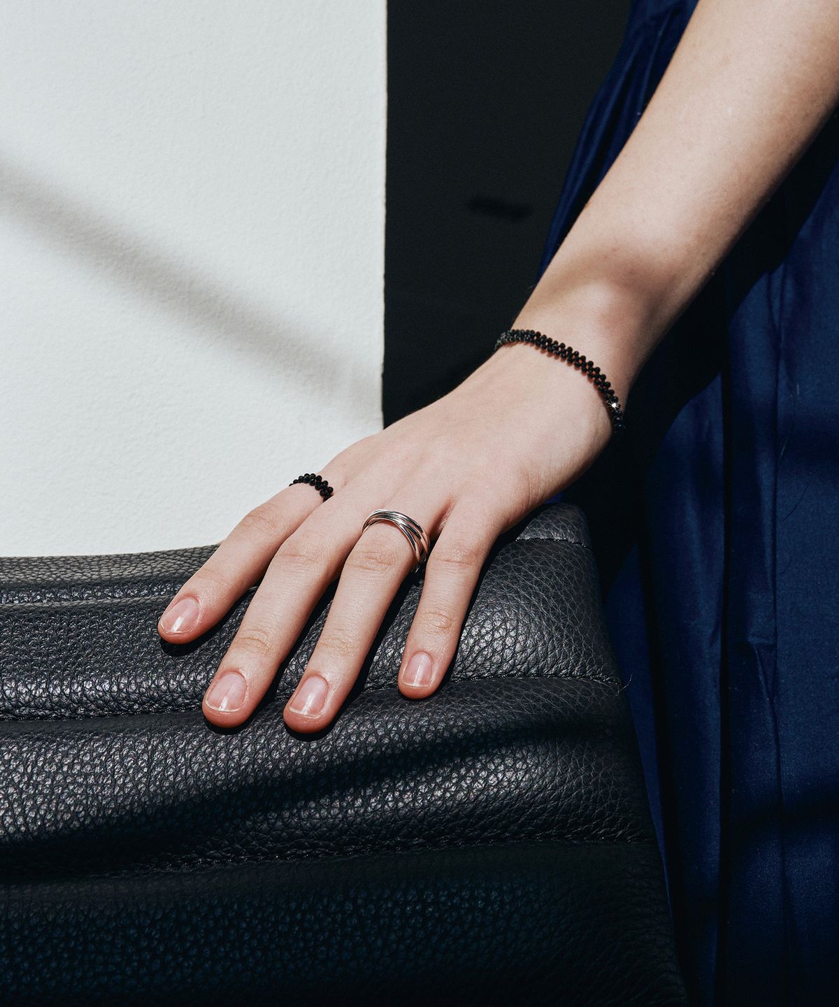 티오유(TOU) AT017 BLACK DOT BRACELET
