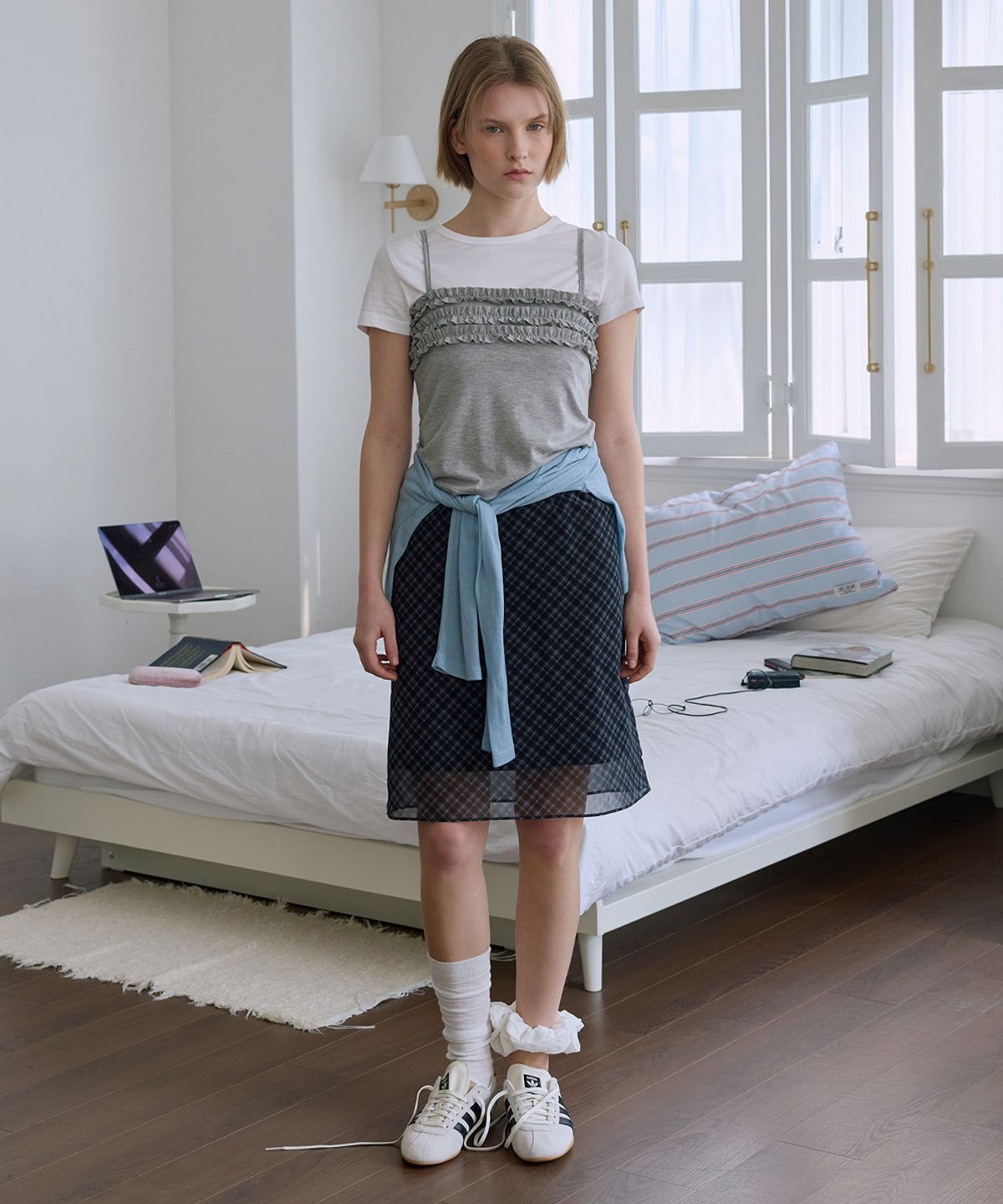 애프터아워즈(AFTERHOURS) RUFFLE SLEEVELESS TOP (MELANGE GREY)