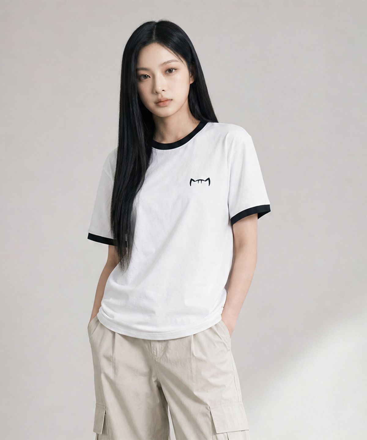 키키미미(KIKIMIMI) 링거 키티 스몰 로고 티셔츠 (화이트)