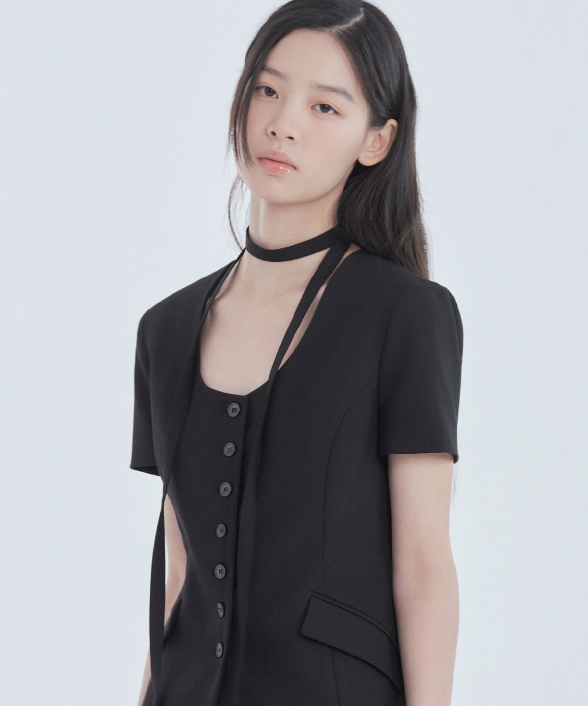 마우솔레움(MAU SOLEUM) Emma Round Neck Half-Sleeve Jacket - Black
