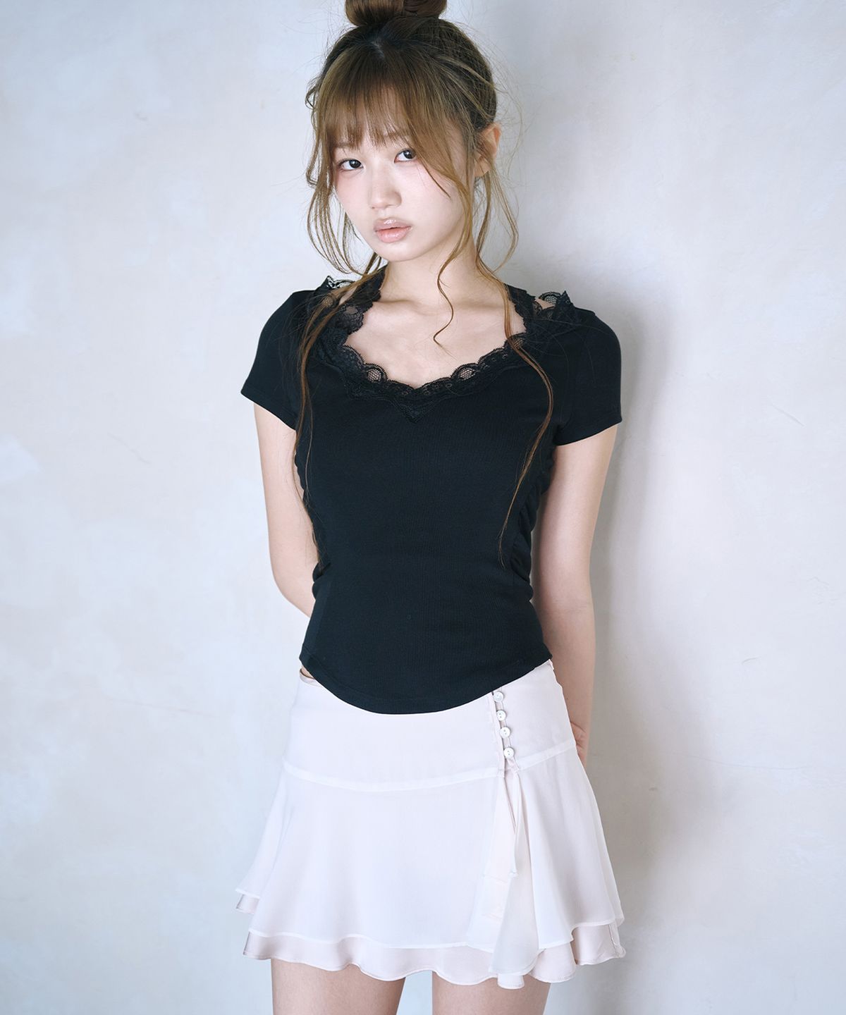 레이즈미야(REISE MIYA) 릴리 홀터넥 레이스 탑 [BLACK]