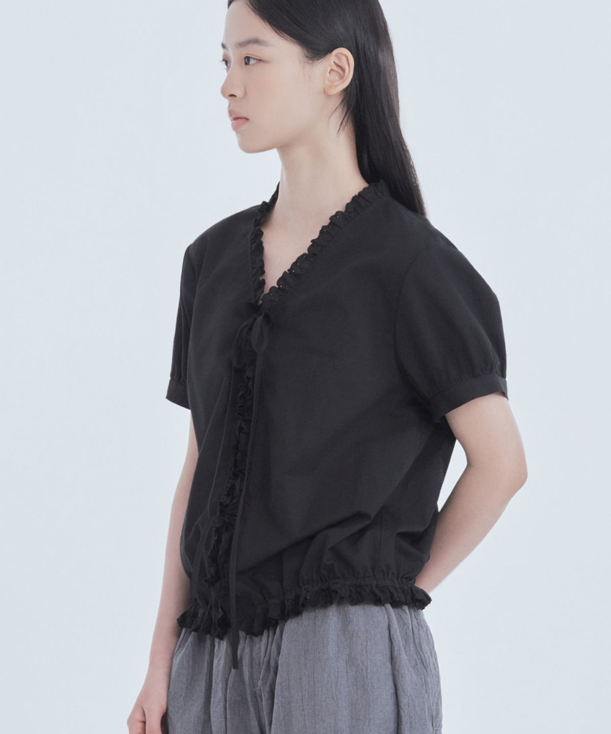 마우솔레움(MAU SOLEUM) Ruffle Cotton Summer Blouse - Black