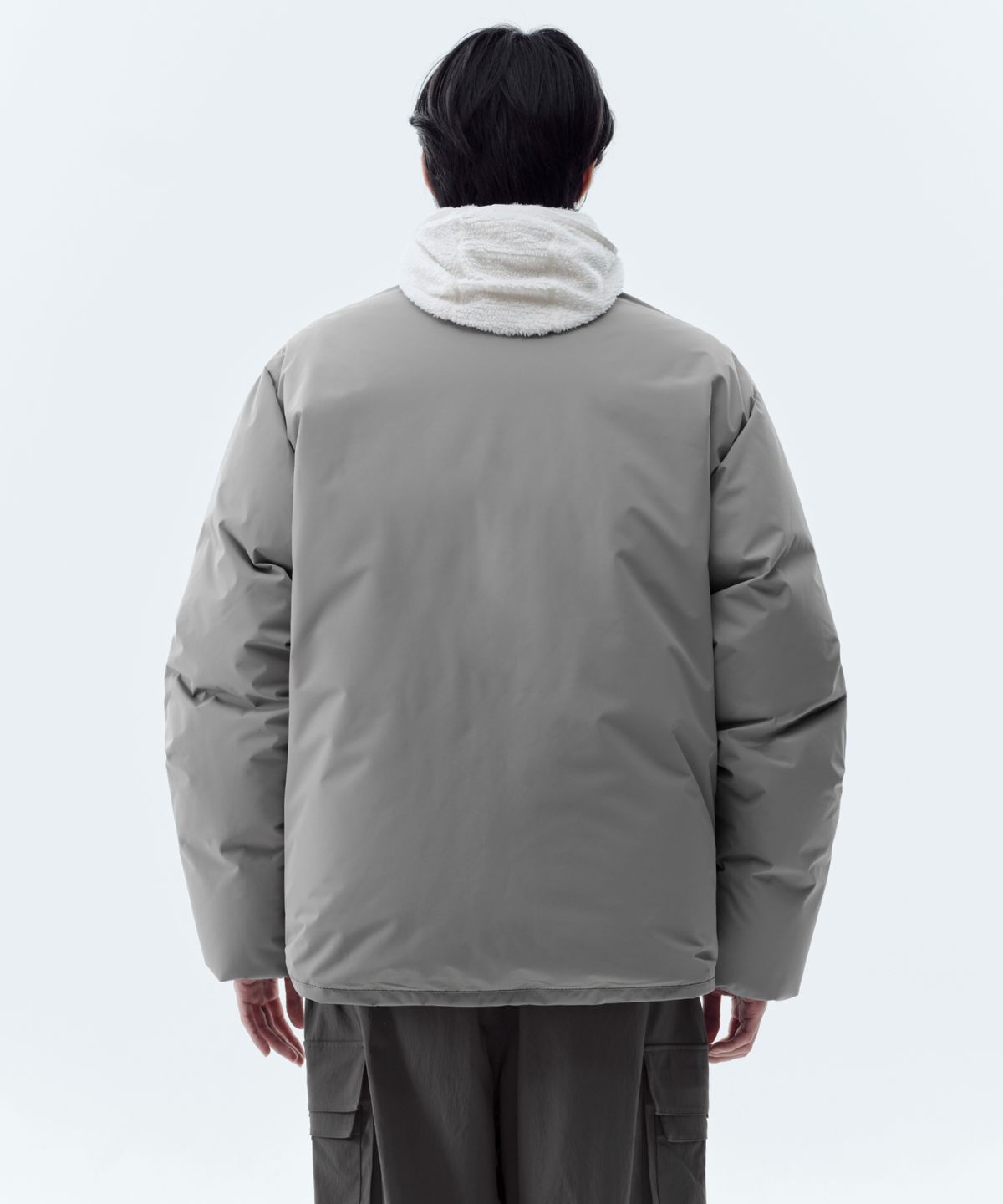 무신사 스탠다드(MUSINSA STANDARD) [시티 레저] 논 퀼팅 다운 숏 패딩 재킷 [라이트 그레이]