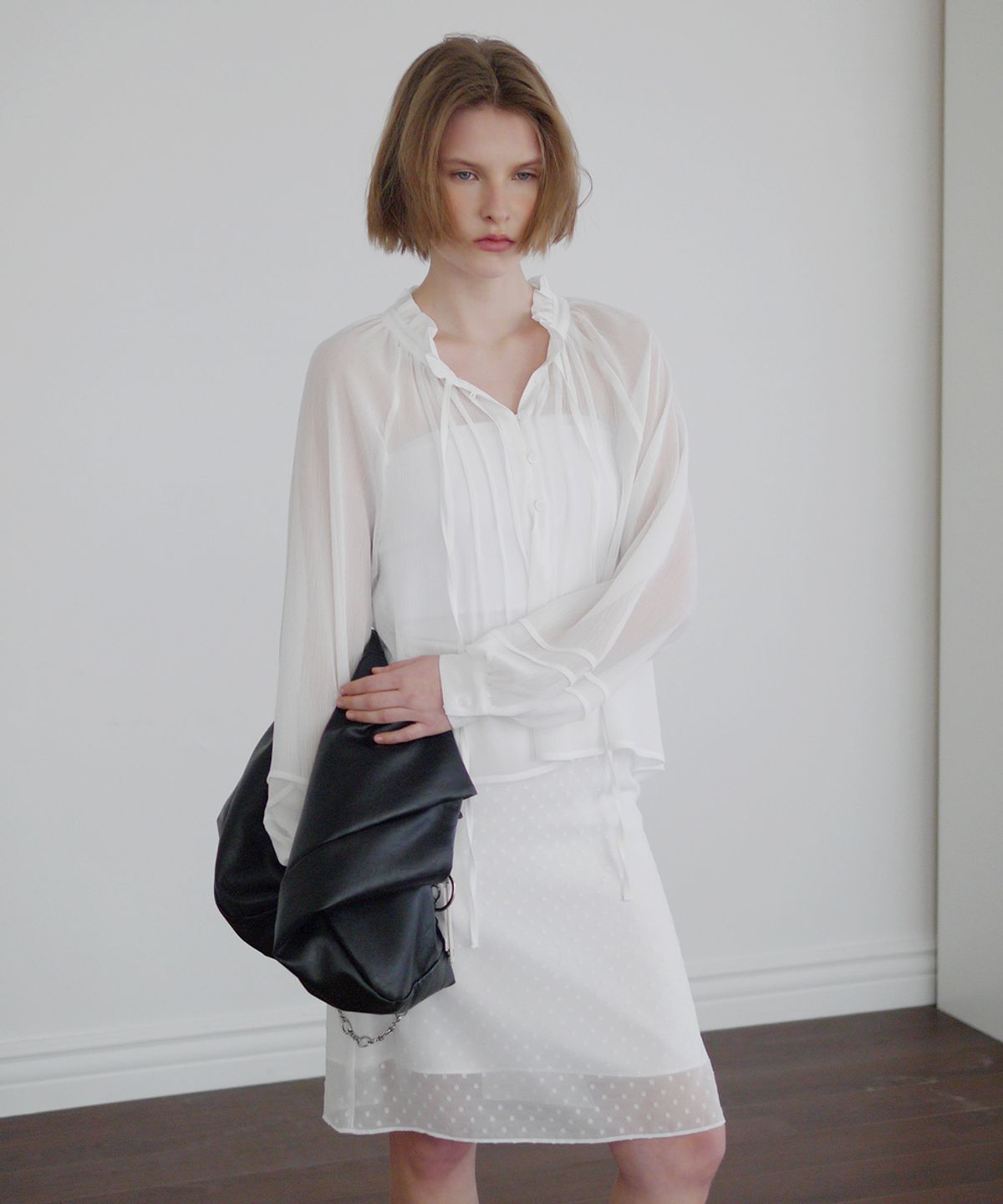 애프터아워즈(AFTERHOURS) CRINKLE SHEER BLOUSE (WHITE)