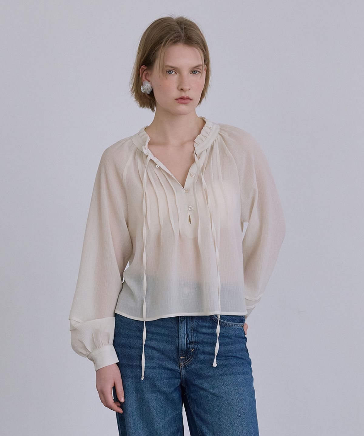 애프터아워즈(AFTERHOURS) CRINKLE SHEER BLOUSE (LIGHT BEIGE)