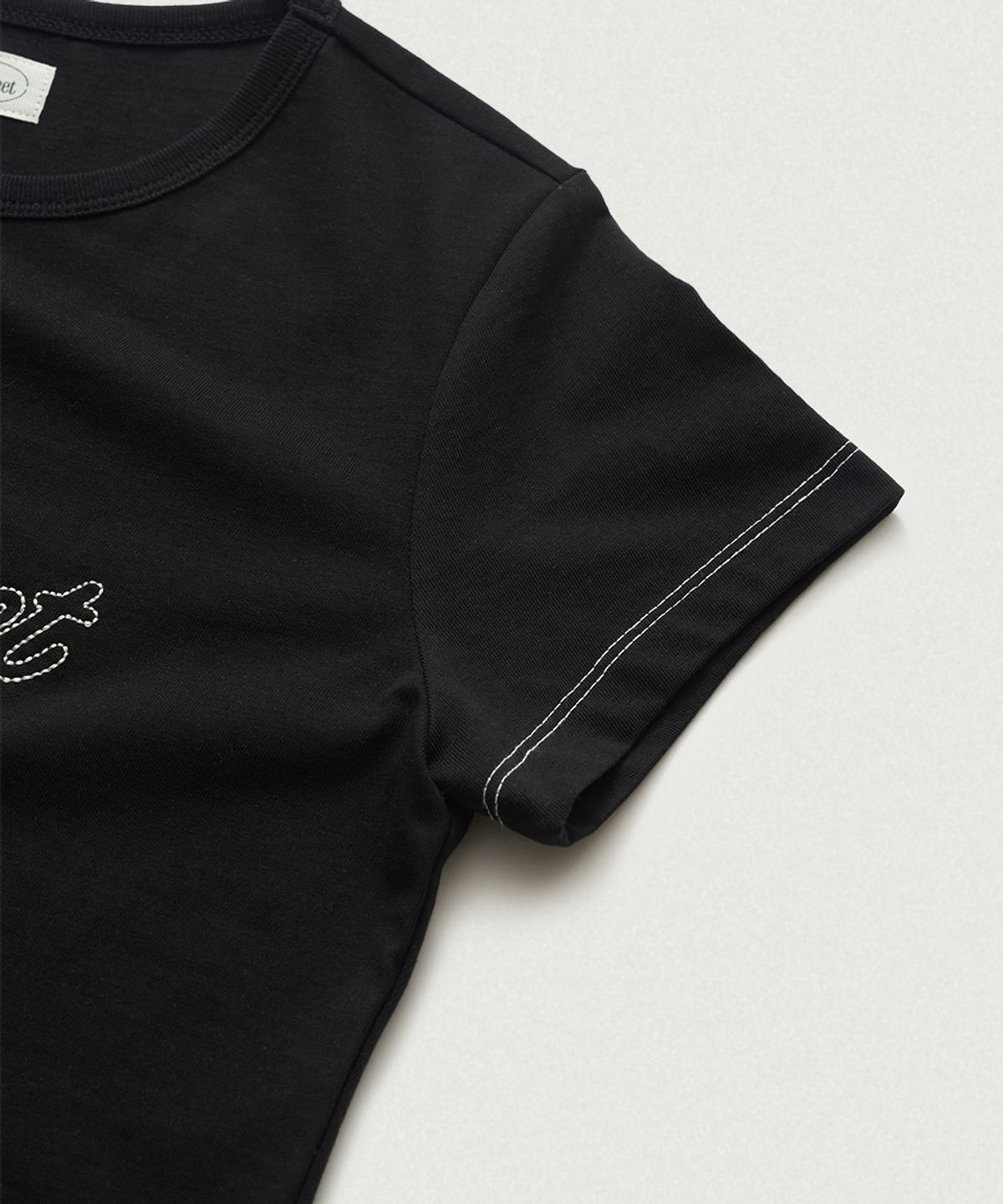 더바넷(THEBARNNET) Diana Chain Stitch Logo T-Shirt_Black