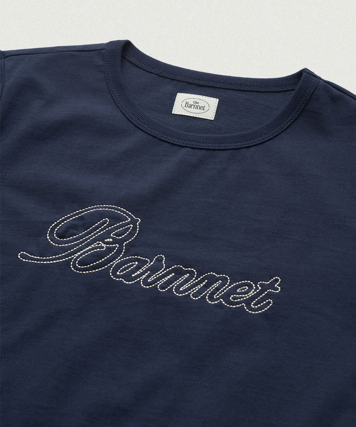 더바넷(THEBARNNET) Diana Chain Stitch Logo T-Shirt_Navy