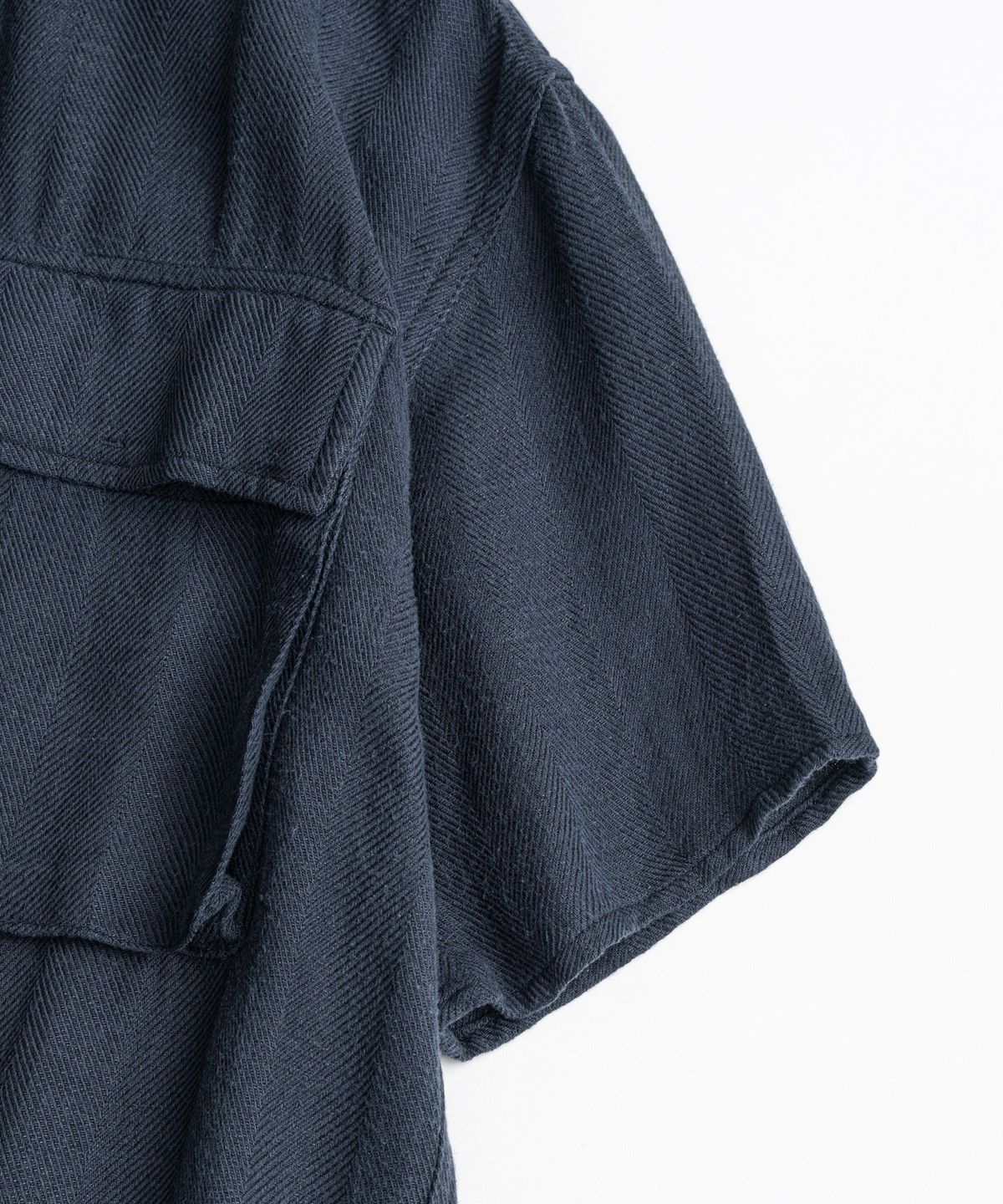 비헤비어(BEHEAVYER) DYED HBT LINEN M43 1/2 SHIRTS navy