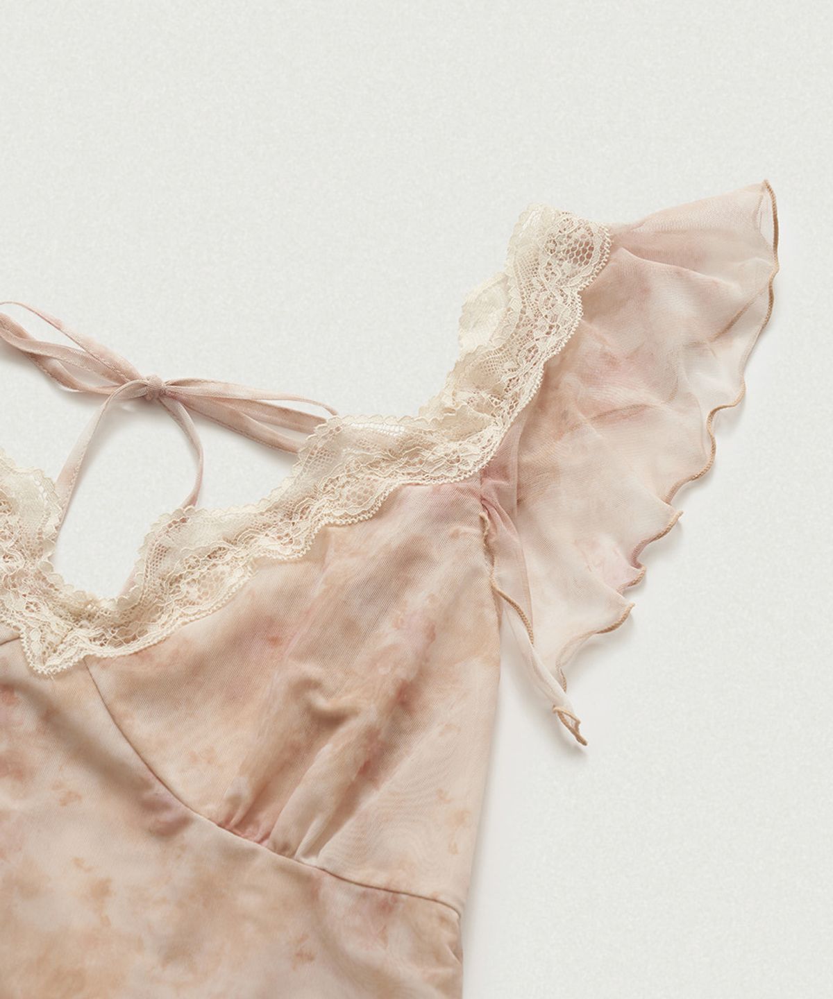 더바넷(THEBARNNET) Sena Sheer Lace Sleeveless Top_Peach