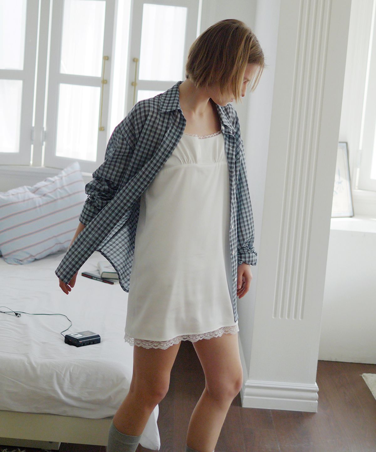 애프터아워즈(AFTERHOURS) LACE SLIP MINI DRESS (WHITE)