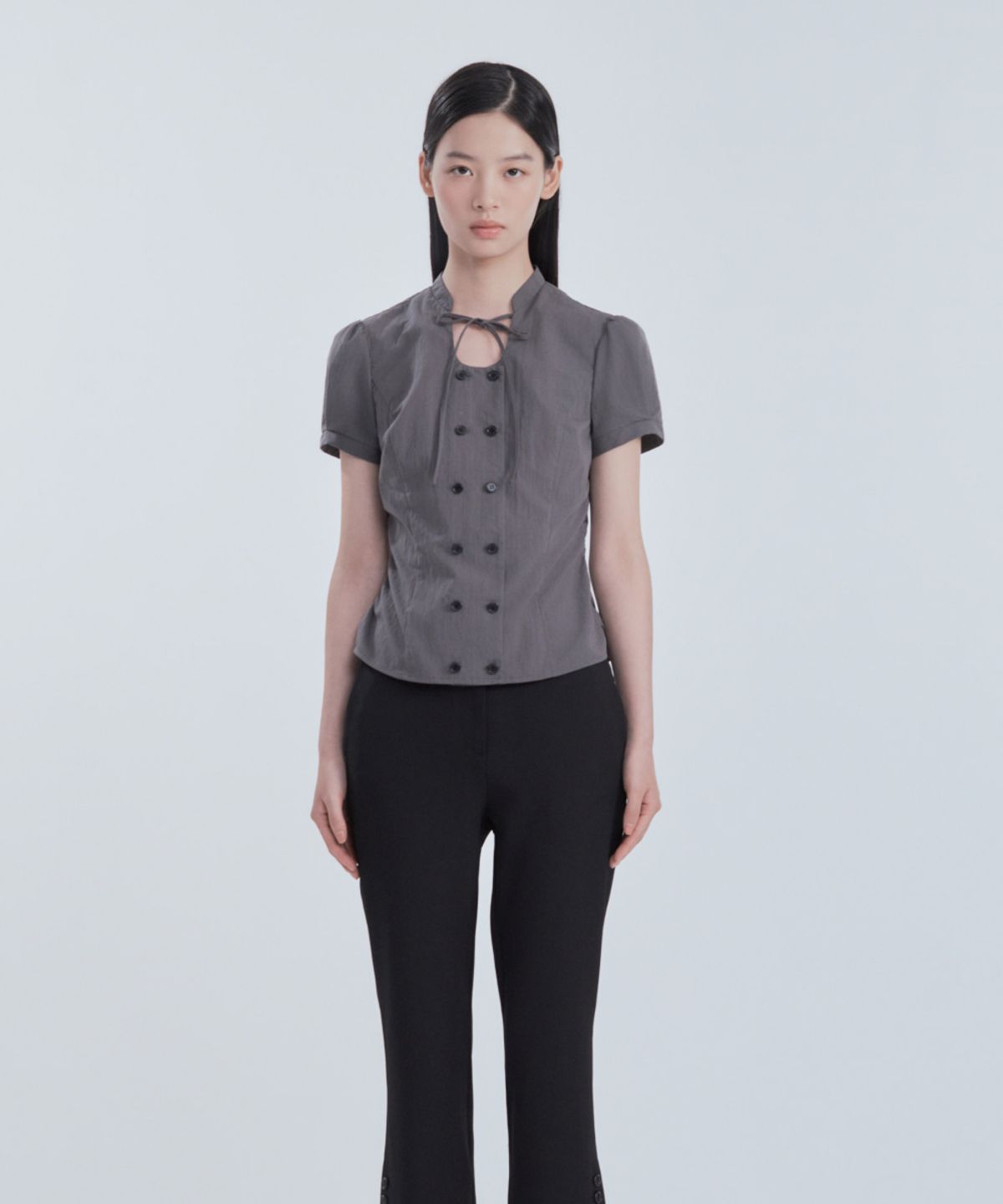 마우솔레움(MAU SOLEUM) Emma Side Slit Button Capri Pants - Black