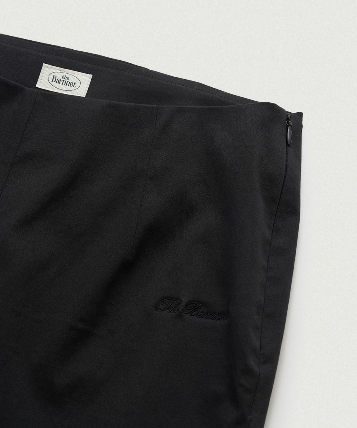 더바넷(THEBARNNET) Rosy Ribbon Slit Capri Pants_Black