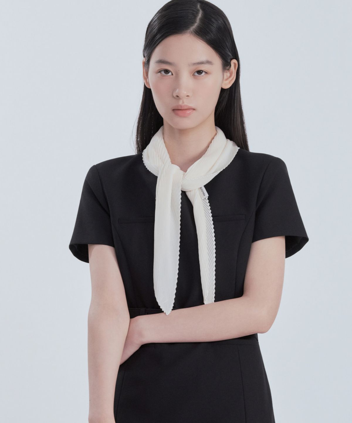 마우솔레움(MAU SOLEUM) Belted Round Neck Long Suit Dress - Black