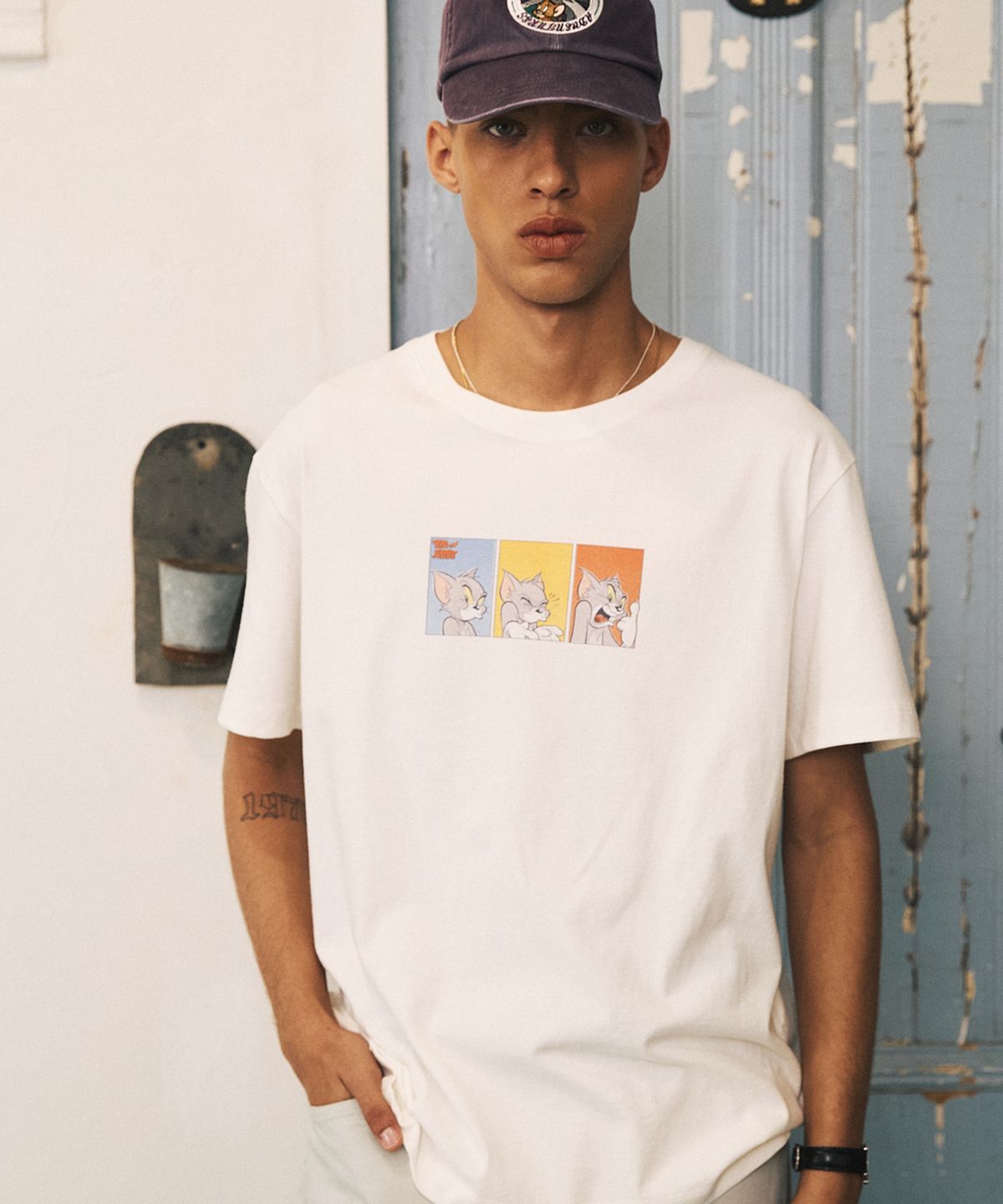 셔터(SHIRTER) TJS THREE TOM T-SHIRT (WHITE)