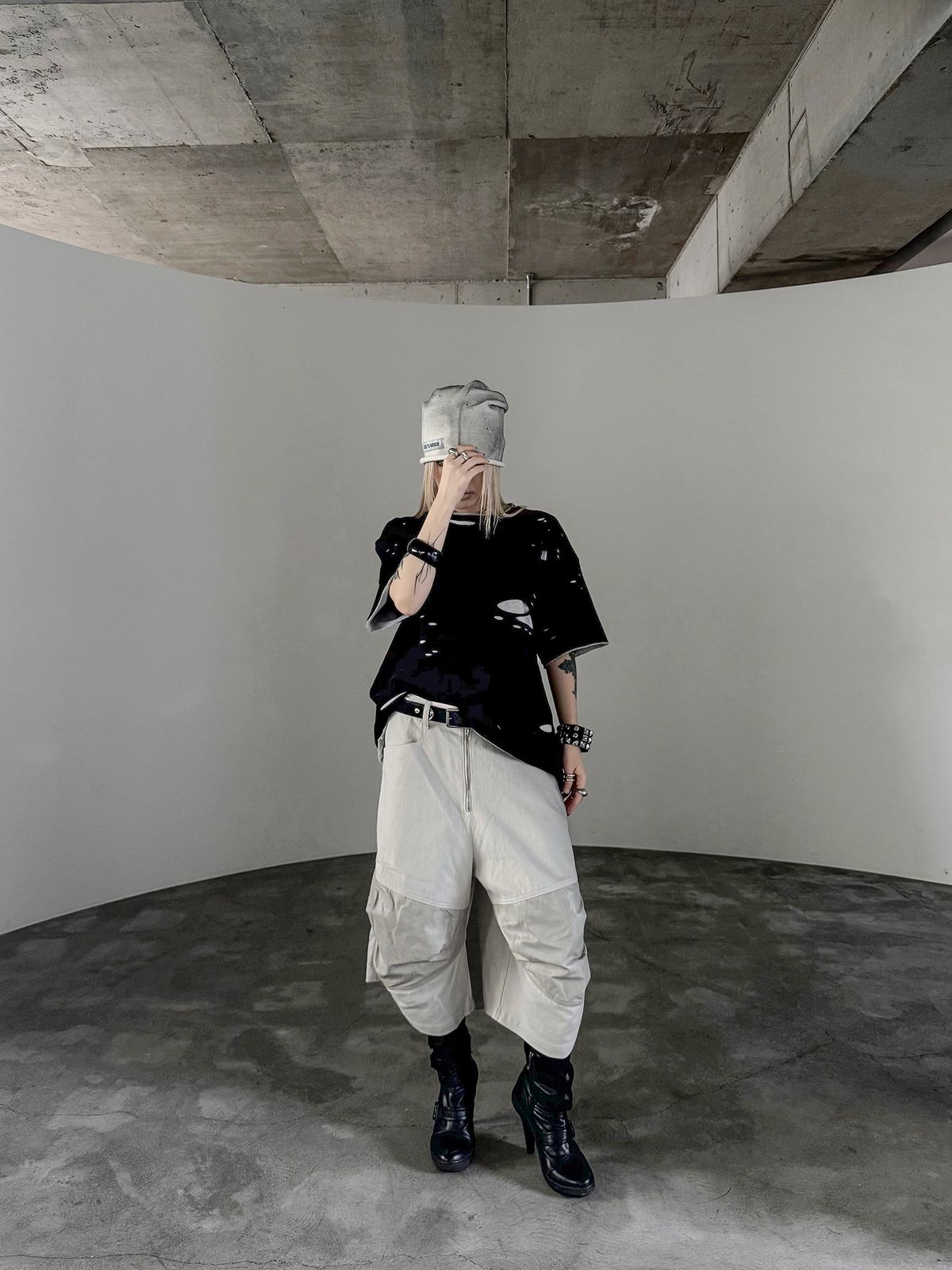 로어링라드(ROARINGRAD) W.더블 레이어드 데미지 티셔츠 블랙