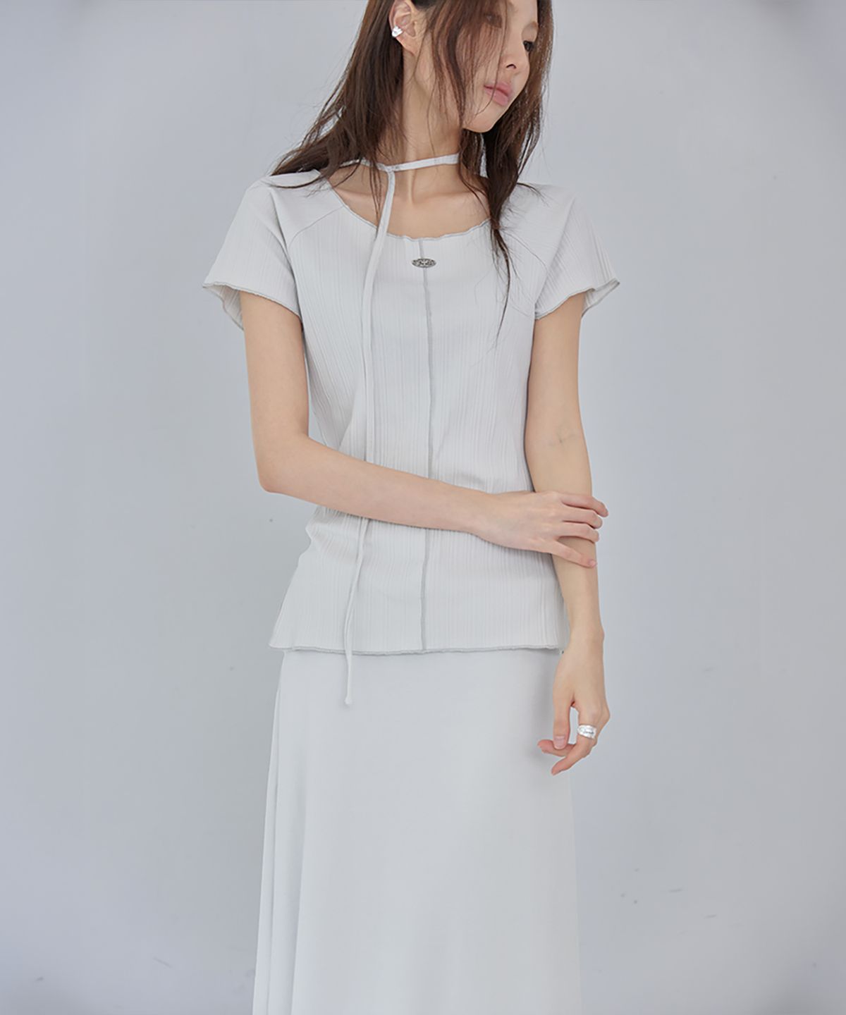 런던다다(LONDONDADA) Pleated Pendant Boat Neck Short Sleeve T-Shirt, GREIGE