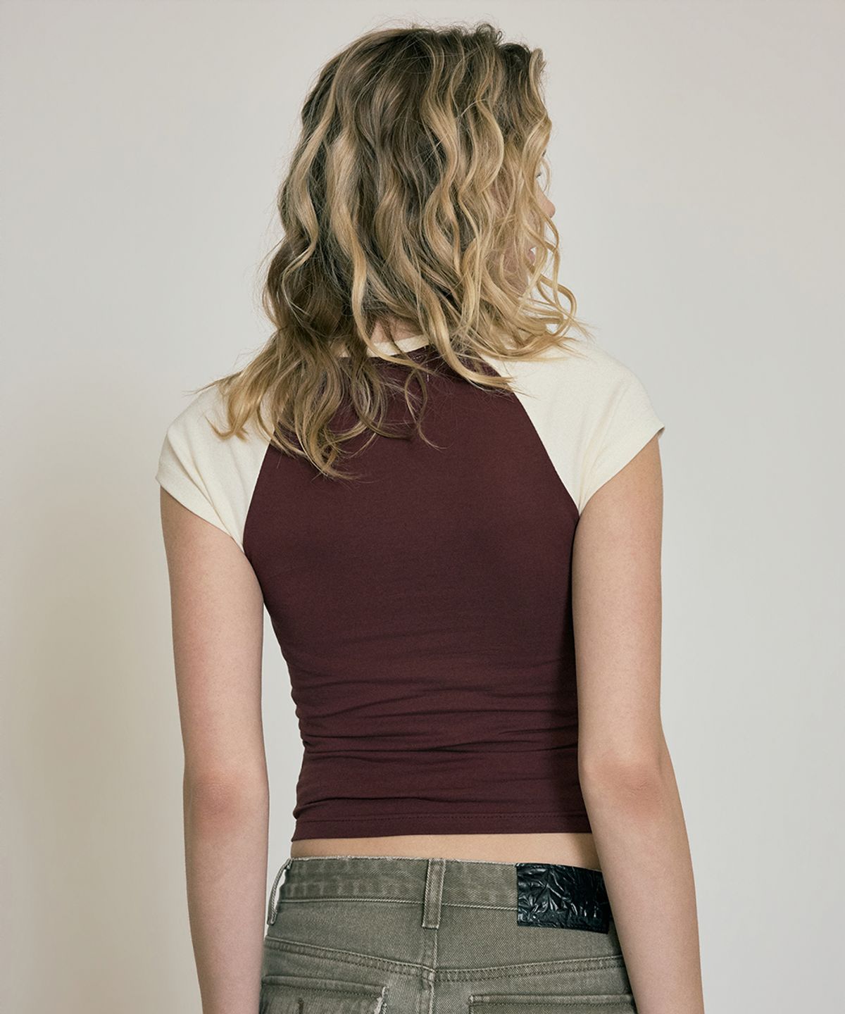 노 엑스트라 터치(NO EXTRA TOUCH) Strength Raglan Short Sleeve T-shirt (Wine) / 26SMTS002WI