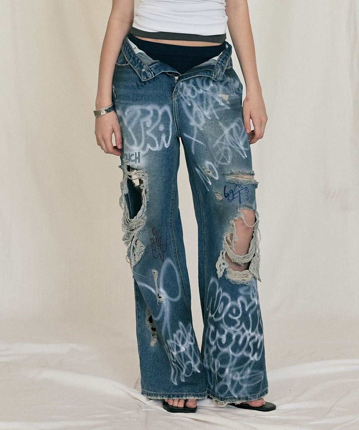 노 엑스트라 터치(NO EXTRA TOUCH) Hand-painted distressed denim pants (blue) / 26SMPT001BL