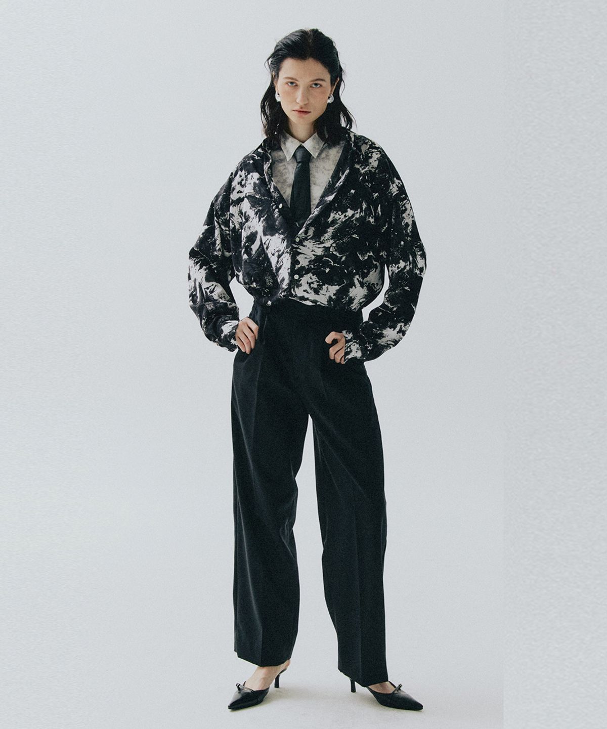 베데르미(VEDERMI) black art print shirt