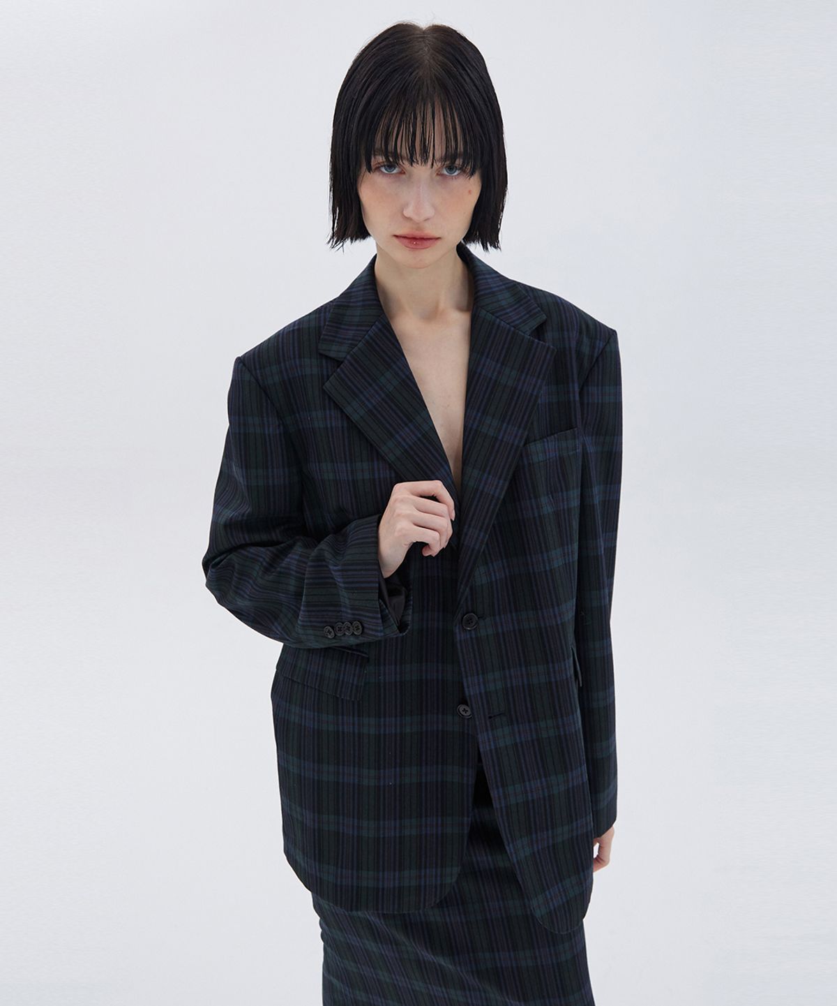 베데르미(VEDERMI) Dark Plaid Oversized Blazer